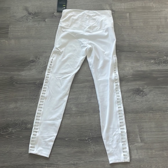 Nike | Sculpt Hyper Tight Fit - Picture 5 of 7